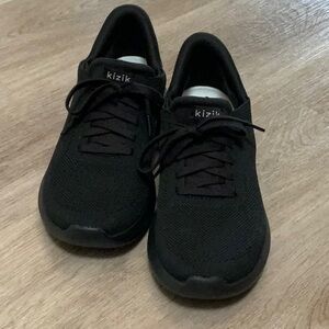 kizik Men’s Blackout Sneakers
